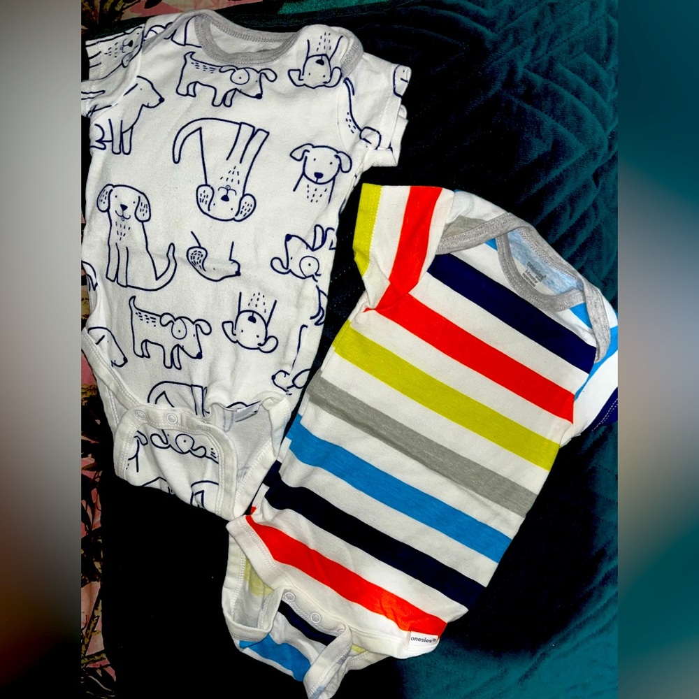 Gerber onesie size 3-6 months